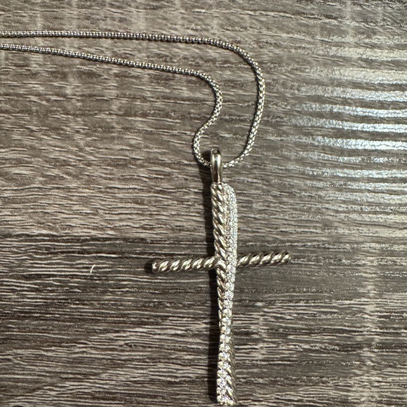 David Yurman cross necklace - Picture 4 of 6